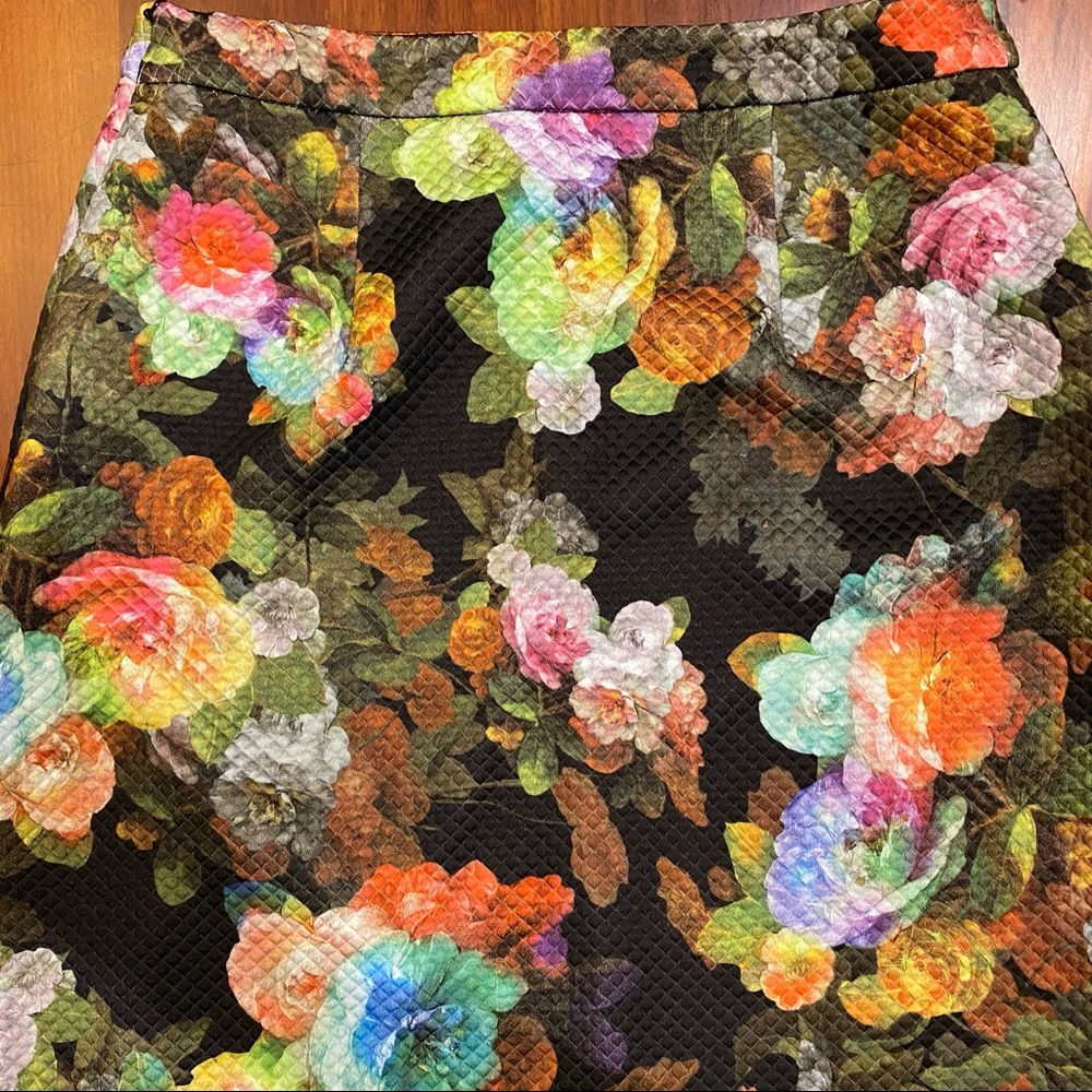 Flower Explosion Skirt by Caméléon, Made in Canada, Mini Pencil Style, Floral - Picture 8 of 10